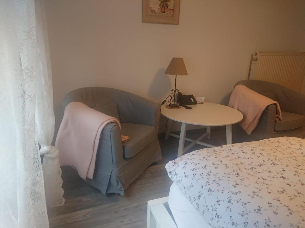 Landgasthof Gaensberg Wiesloch Bagian luar foto