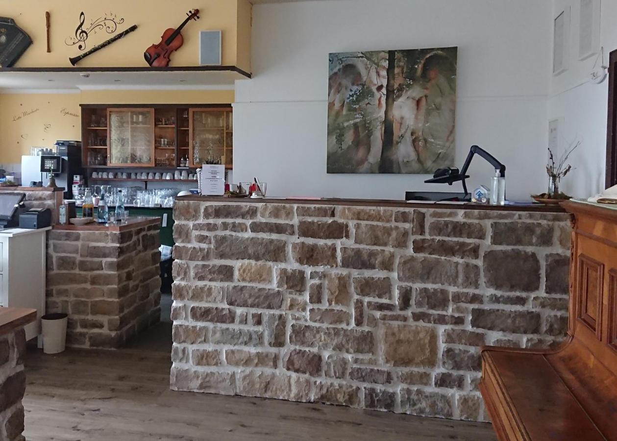 Landgasthof Gaensberg Wiesloch Bagian luar foto